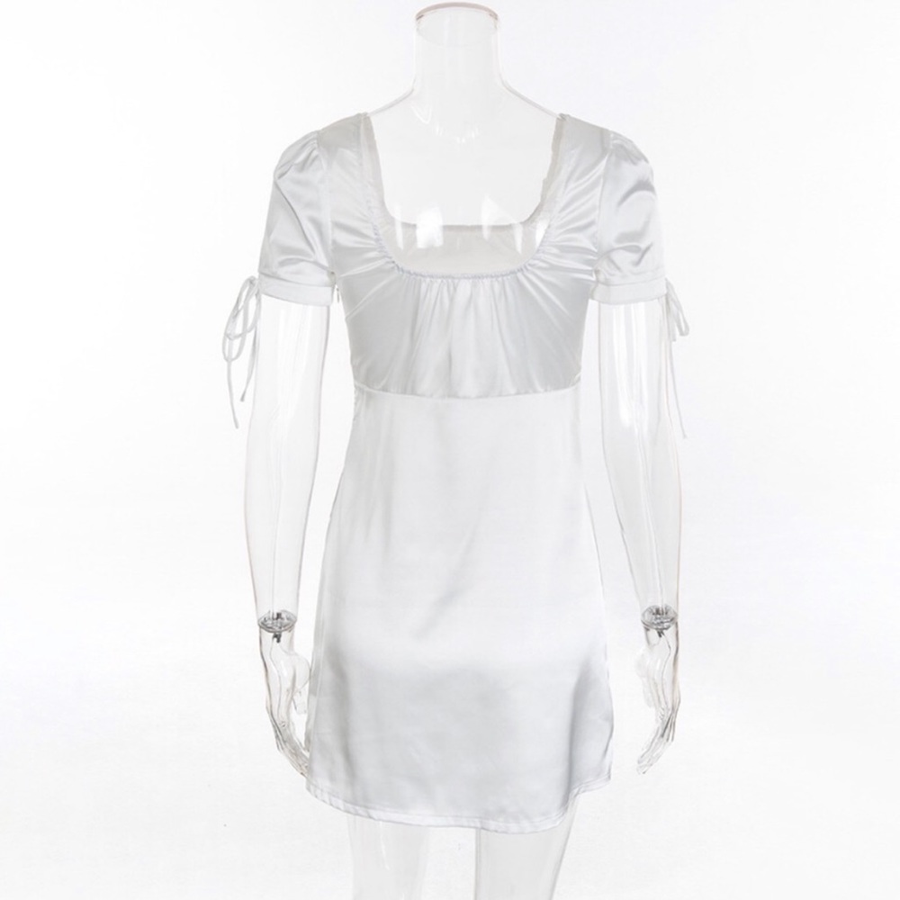 *✧・゜:* Classic Milkmaid Dress ✧*:・゜ - Picture 2 of 3